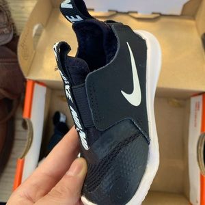 Brand new size 4 Nike toddler shoes